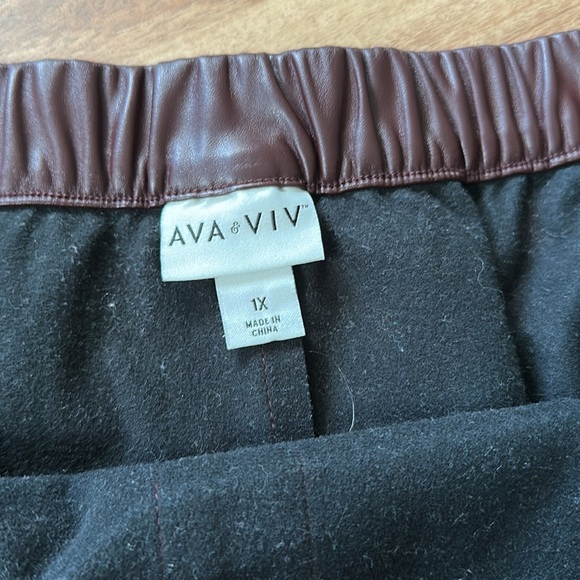 Ava & Viv | Burgundy Faux Leather Skirt with Gold Details - Picture 4 of 5